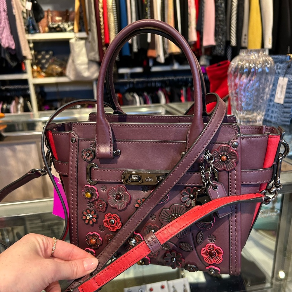 Coach Swagger 21 Cross Body in Willow Flora Handbag Bag - Picture 2 of 8